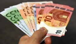Aproser volver a solicitar a los rganos Reguladores que se considere la gestin que posibilite y facilite el uso del efectivo como infraestructura crtica